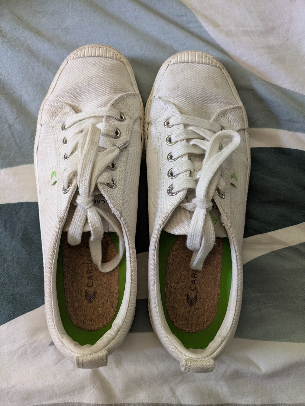 Cariuma OCA Low White Canvas Sneakers Sustainable Skate Casual Size 9